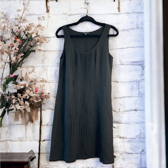 Eileen Fisher Pleated Bodice Linen Shift Dress. - Picture 2 of 6
